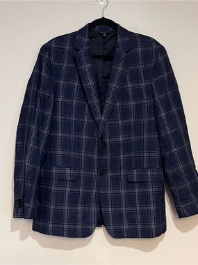 Banana Republic | Slim fit Windowpane plaid suit jacket/blazer Men’s size 42R